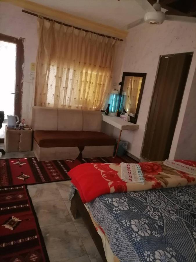 Guest House Hazem Al Azraq ash Shamālī Bagian luar foto